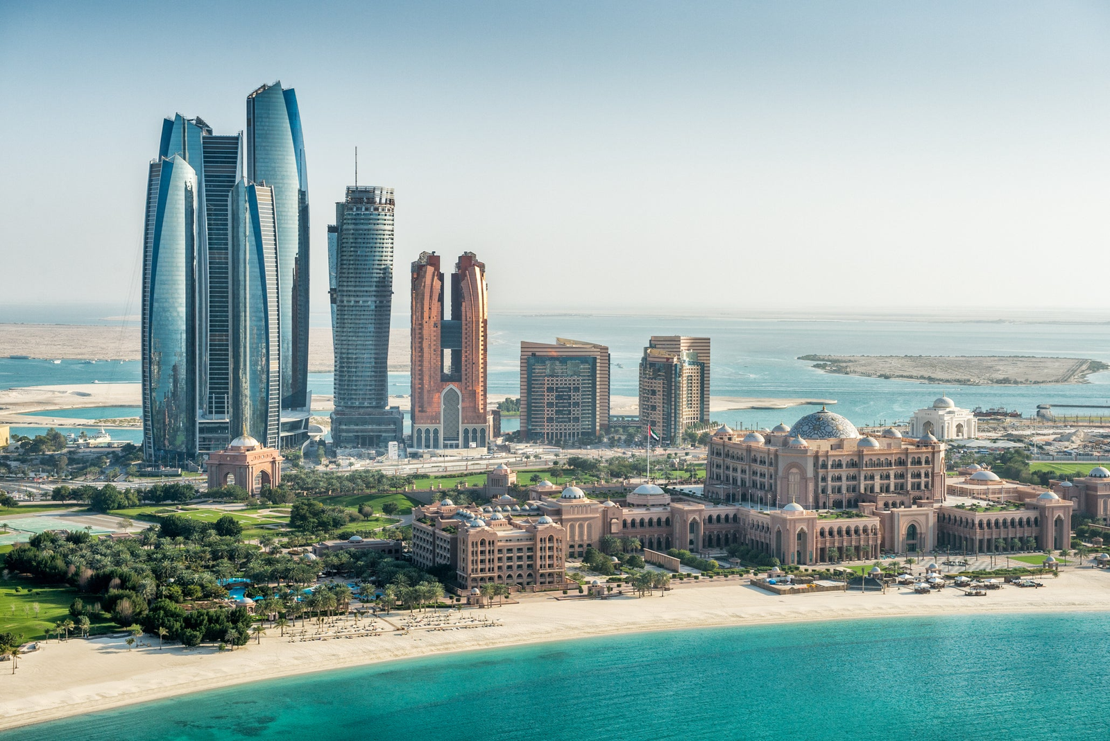 Ultimate Abu Dhabi Stopover: City Sights & Desert Adventure